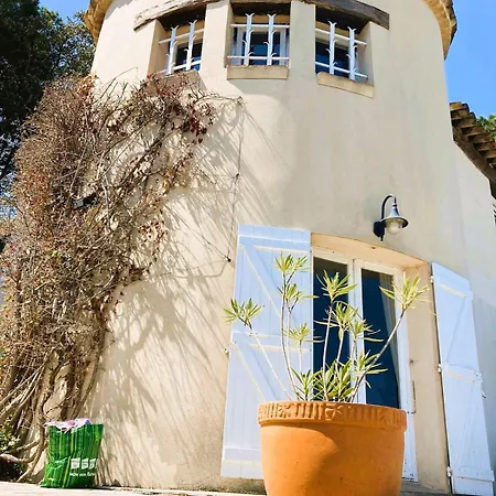 Avec Grande Terrasse Vue Σαιντ-Μαξίμ